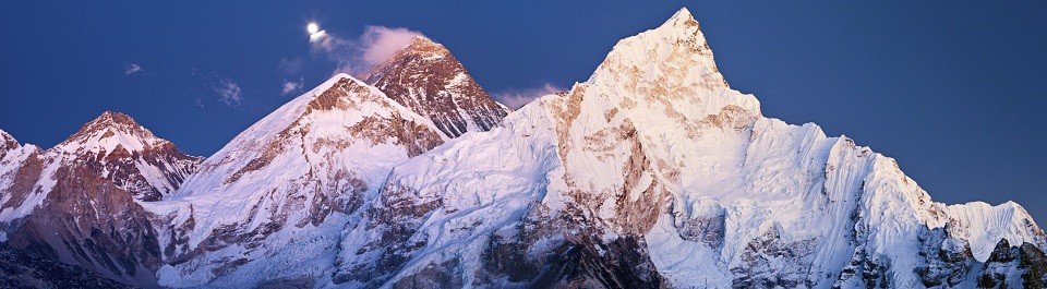 Everest Banner
